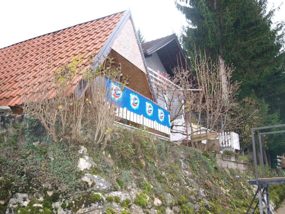 Appartement Alfa à Kulen Vakuf Extérieur photo